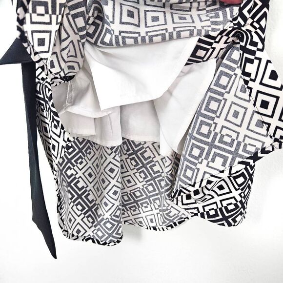 VINCE CAMUTO Women's Printed Crepe de Chine Shirtdress w/ Tie Belt Black White 4 - Picture 6 of 8